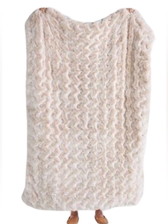 Anthropologie Other - 🍨🧸 Anthropologie Luxe Faux Fur throw blanket in Pearl 🧸🍨